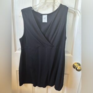GAP Black Sleeveless V-Neck Maternity/Nursing Top